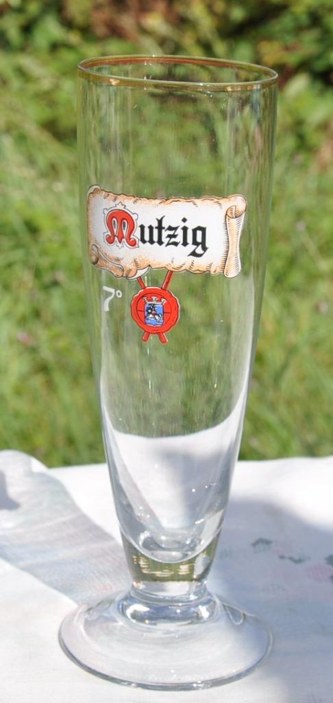 verre a bière sur pied mutzig, Enlèvement ou Envoi, Utilisé, Verre ou Verres, Autres marques
