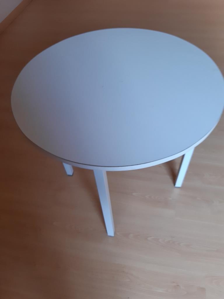Rond wit tafeltje., Ophalen, Zo goed als nieuw, Rond