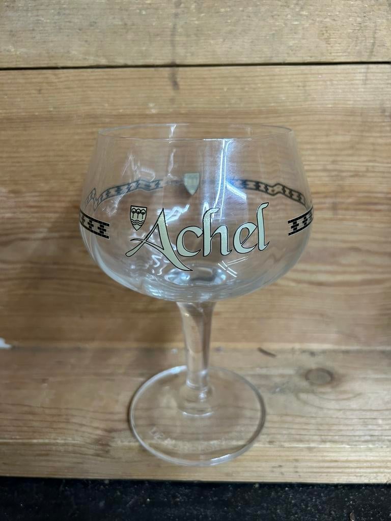 Achel glas op voet, Verzamelen, Ophalen of Verzenden, Zo goed als nieuw, Glas of Glazen