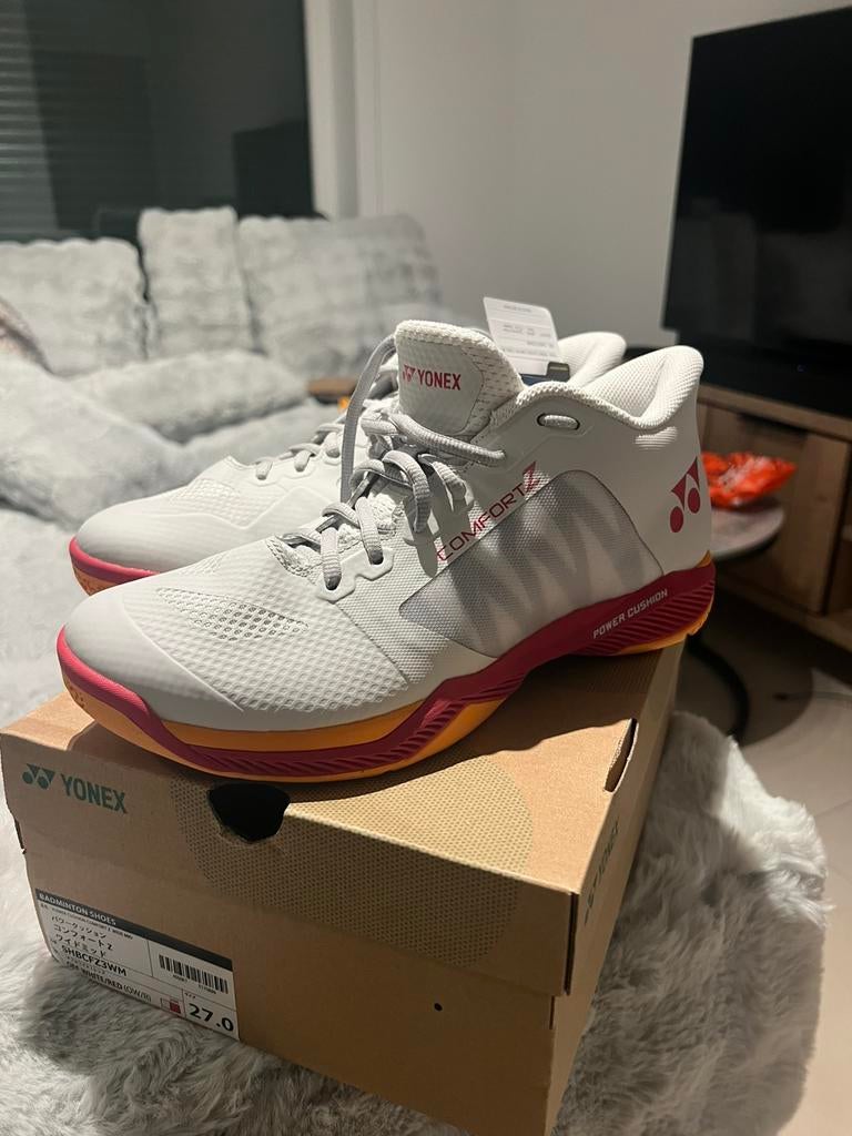 Chaussures de badminton YONEX haut de gamme – Neuves -42, Enlèvement ou Envoi, Neuf