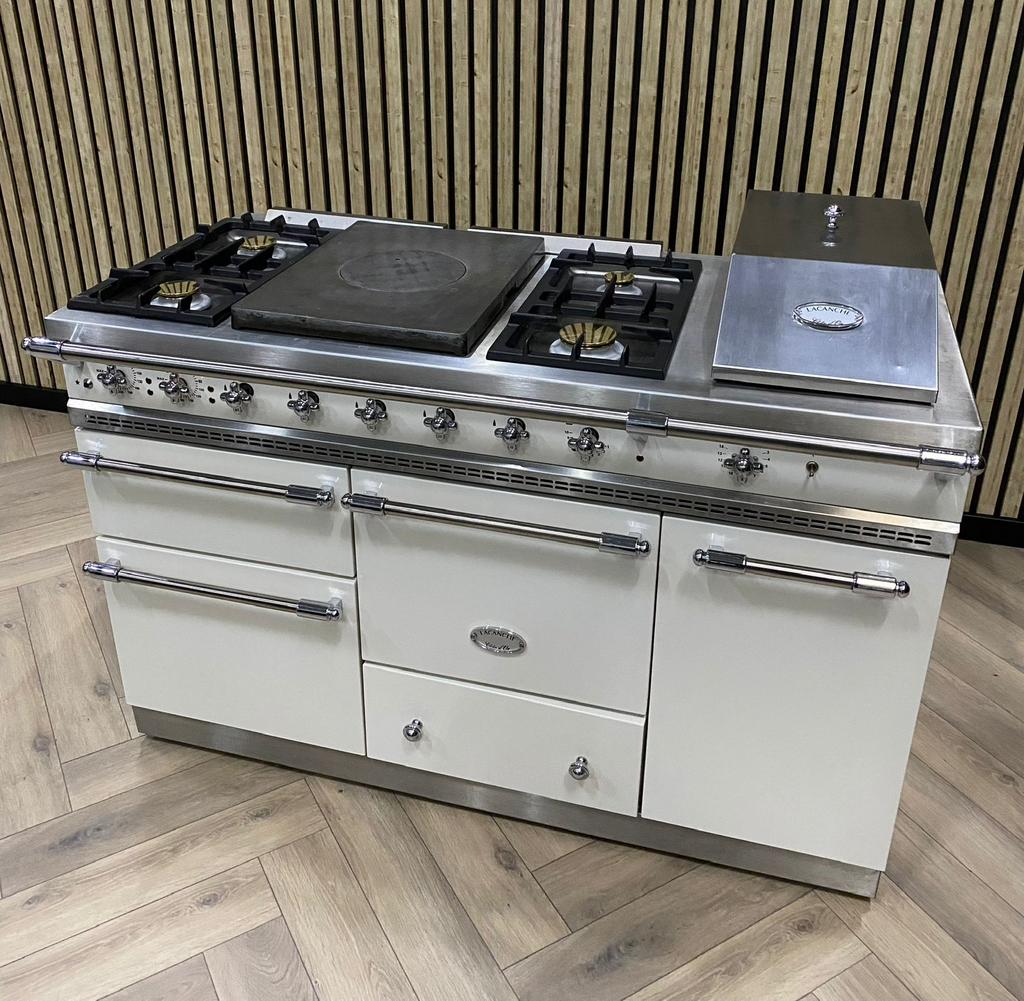 Belle crème Lacanche 140cm + four à pizza plein d'options !, Electroménager, Cuisinières, Enlèvement ou Envoi, Gril, Électrique