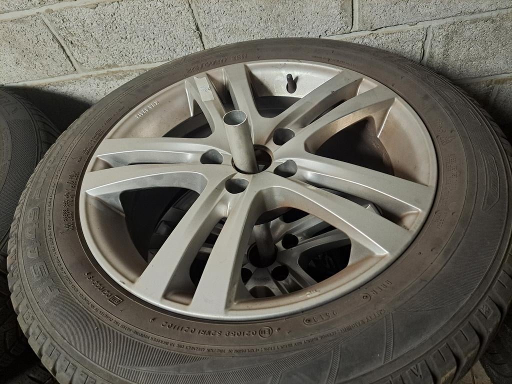 Winterbanden 215/60 R17 op almuninium velgen, Pneus hiver, Enlèvement, Utilisé, Jante(s)