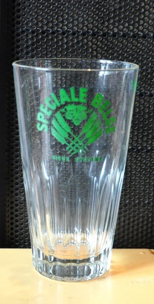 verre a biere special belge vieux systeme ecusson vert, Enlèvement ou Envoi, Utilisé, Verre ou Verres, Autres marques