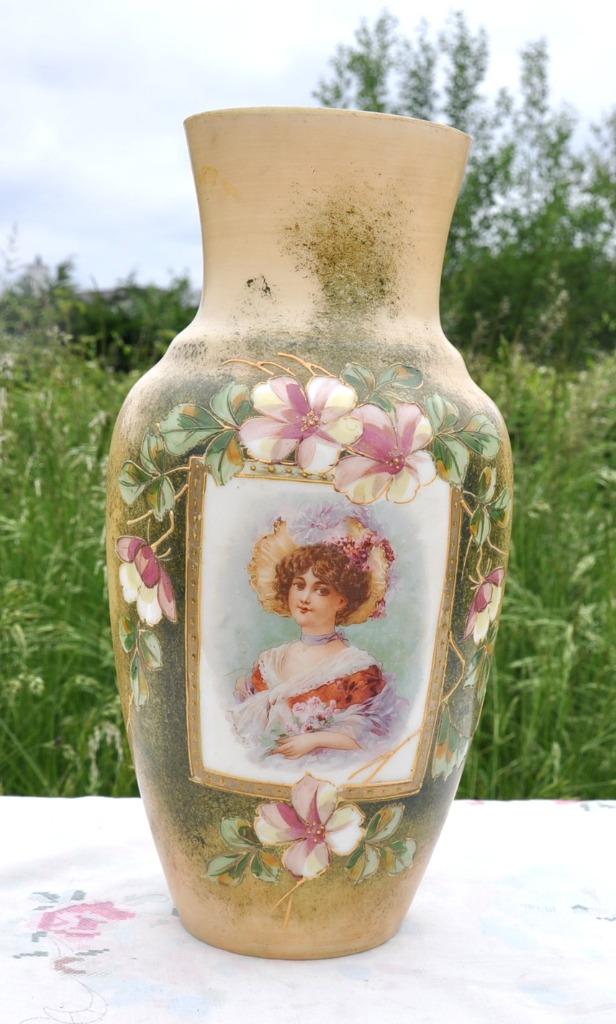 D vase en opaline decor floral et dame chapeau en medaillon, Enlèvement ou Envoi