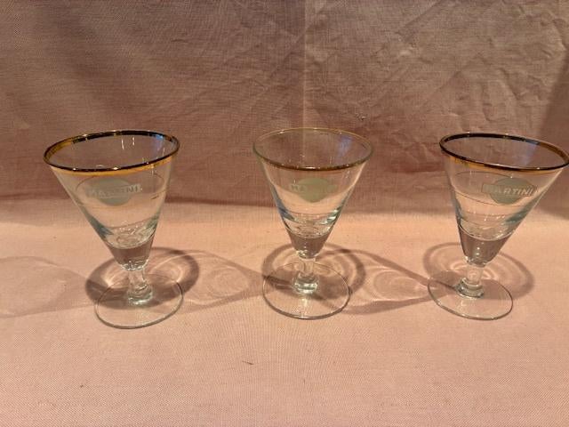 Martini 3 vieux verres à pied., Enlèvement ou Envoi, Ustensile