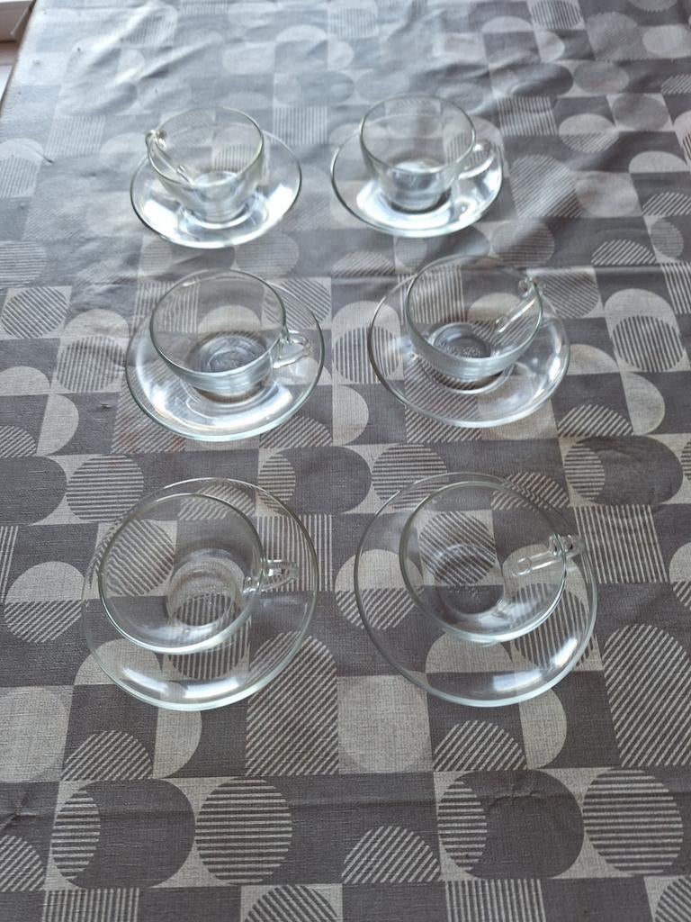 Lot de 6 tasses et 6 sous-tasses en arcopal, Enlèvement ou Envoi