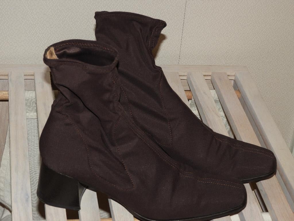 UTOPIE enkellaarsjes - rekbare stof - mt 41, Kleding | Dames, Schoenen, Bruin, Lage of Enkellaarzen, Ophalen of Verzenden, Utopie