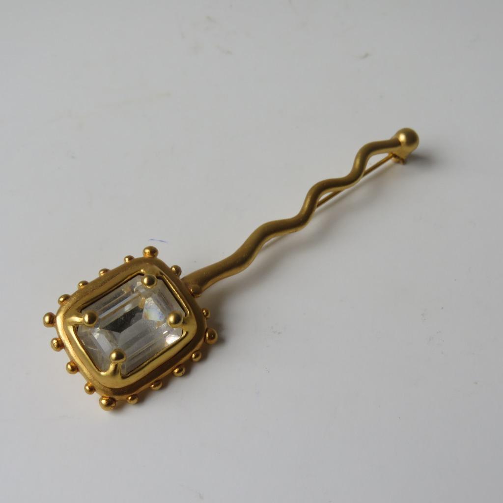 Vintage broche KL by Karl Lagerfeld , jaren 90, Handtassen en Accessoires, Ophalen of Verzenden