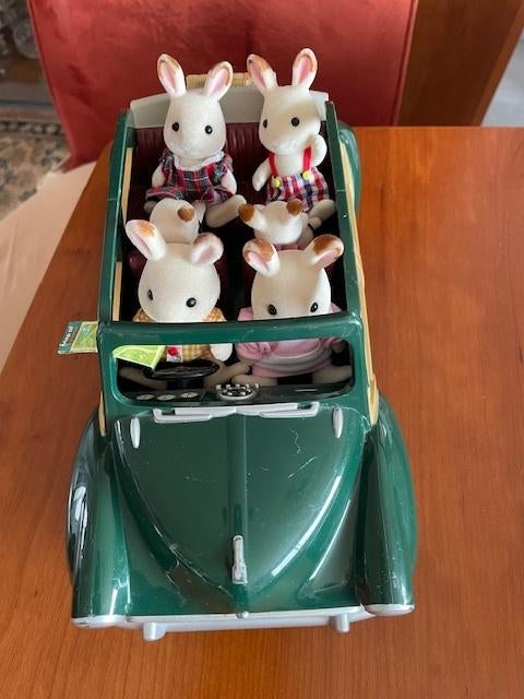 Sylvanian Voiture 4827 avec 6 passagers, 2 chaises enfant., Enlèvement ou Envoi, Utilisé, Maison de poupées