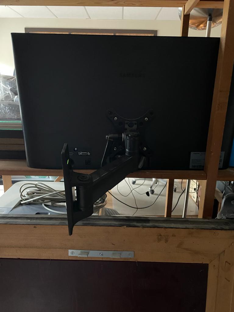 Samsung Led beeldscherm 60cm met muurbeugel, Computers en Software, 3 tot 5 ms, Full HD, Zo goed als nieuw, 23,5