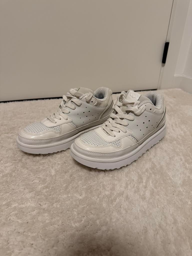 Ugg Schoenen Maat 39 - Zo Goed Als Nieuw, Kleding | Dames, Schoenen, Ophalen of Verzenden, Zo goed als nieuw, Wit