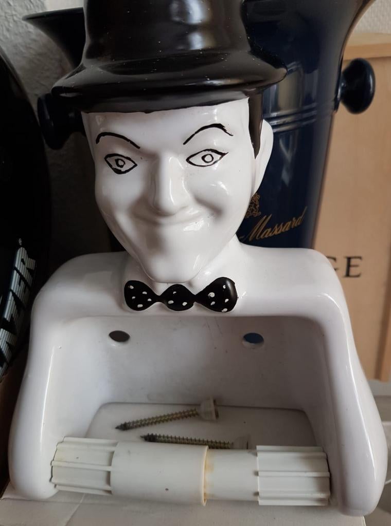 Porte-rouleau de papier toilette en céramique Stan Laurel
L', Enlèvement ou Envoi, Comme neuf