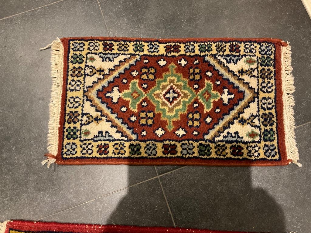 Antiek klein tapijtje 63 cm x 37 cm, Enlèvement