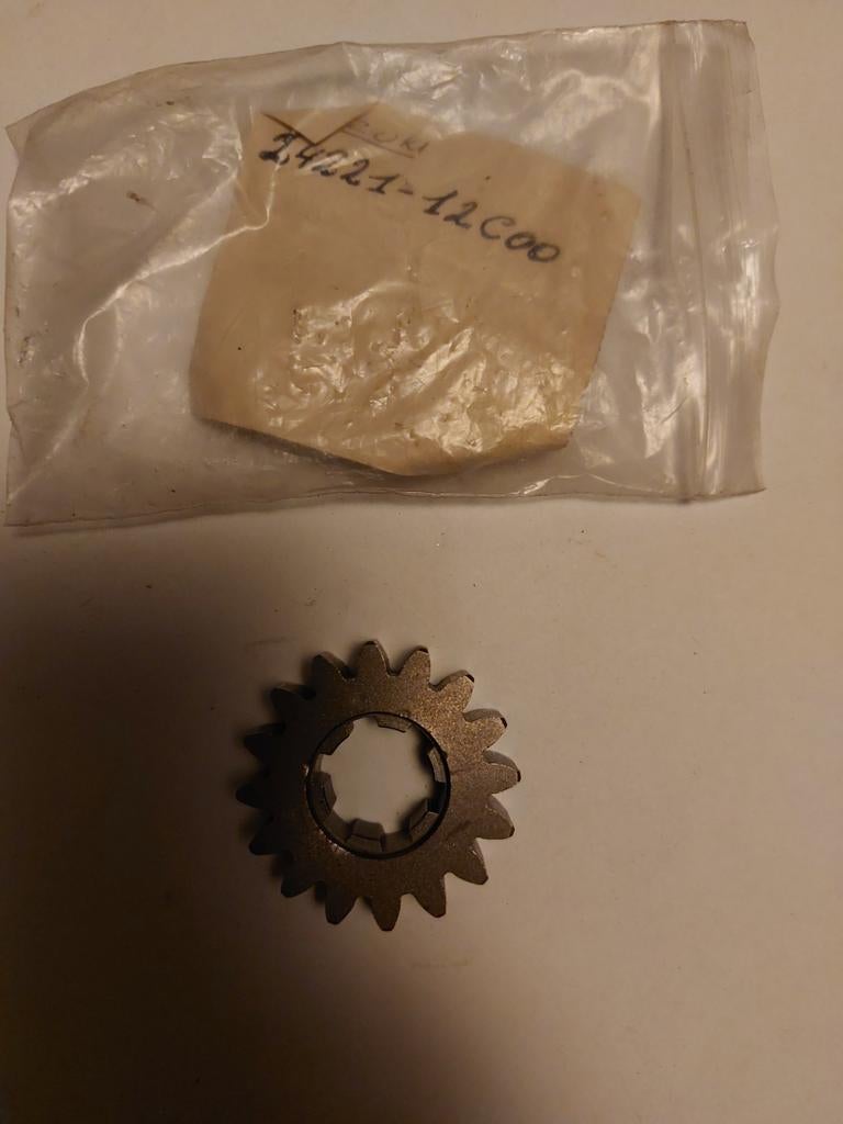 Suzuki RGV250 2nd drive gear, Ophalen of Verzenden