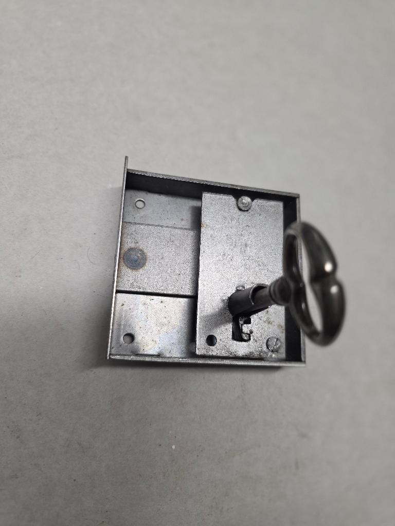Quincaillerie -Serrure pour meuble rustique, Bricolage & Construction, Serrurerie de bâtiment & Dispositif de fermeture, Enlèvement