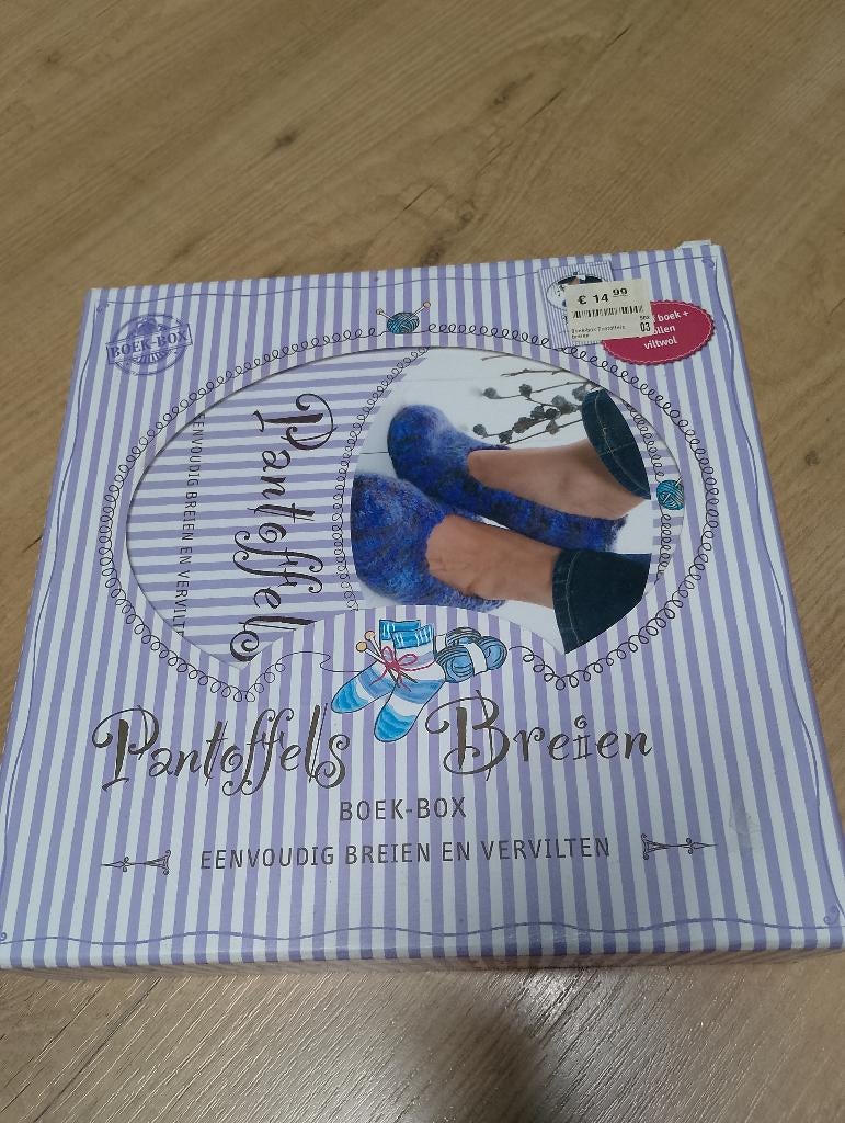 pantoffels breien box, Hobby en Vrije tijd, Breien en Haken, Ophalen, Nieuw, Breien, Overige typen