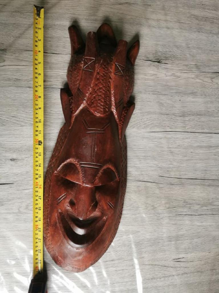 Groot Afrikaans masker in hout, Ophalen