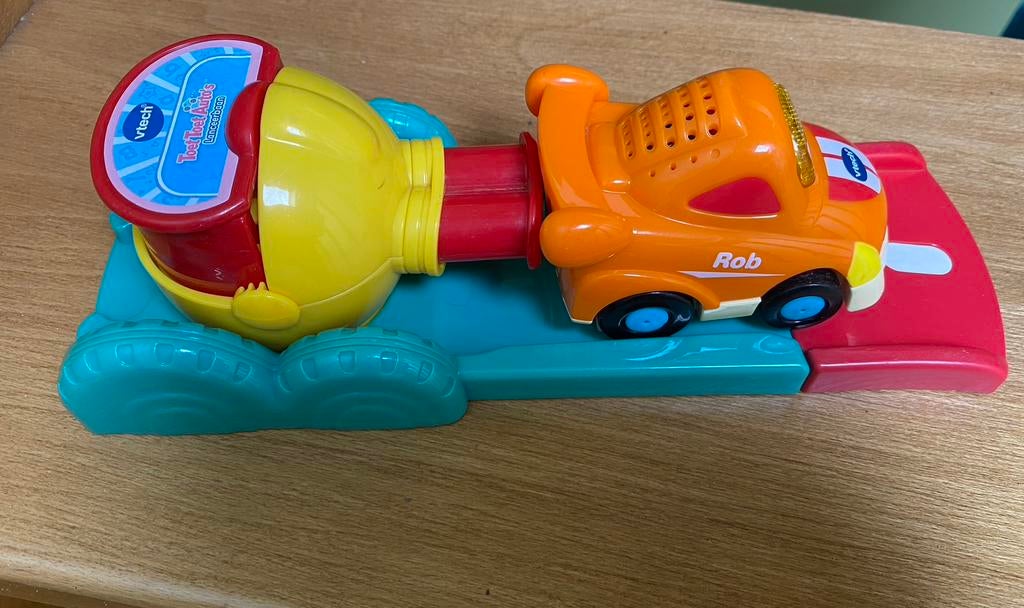 🍄 Vtech Toet Toet Lanceerbaan + Rob de Raceauto, Enfants & Bébés, Jouets | Vtech, Comme neuf, Enlèvement ou Envoi