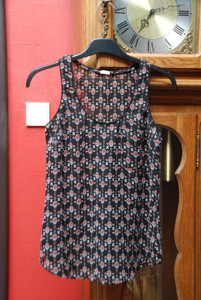 Top "pimkie" noir avec imprimé Taille S comme NEUF!, Sans manches, Enlèvement ou Envoi, Taille 36 (S), Comme neuf