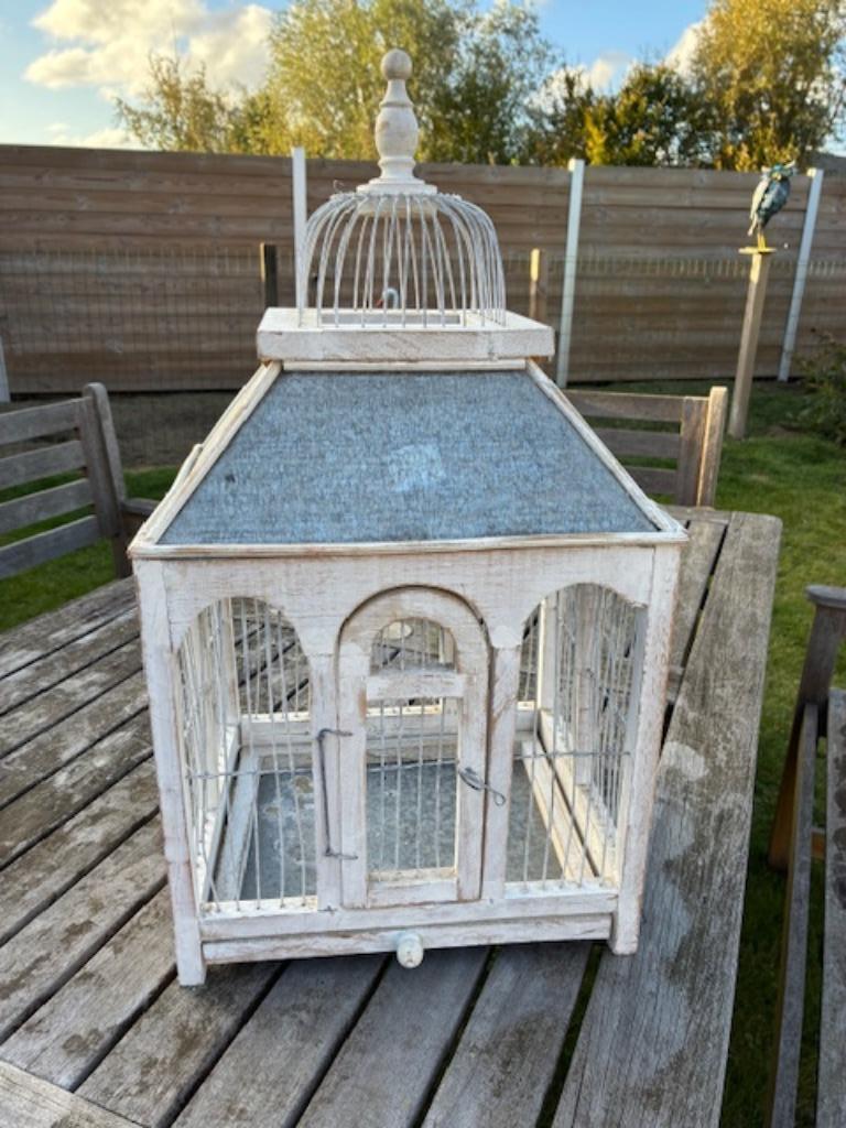 Houten kooitje met zinken dak, Ophalen of Verzenden