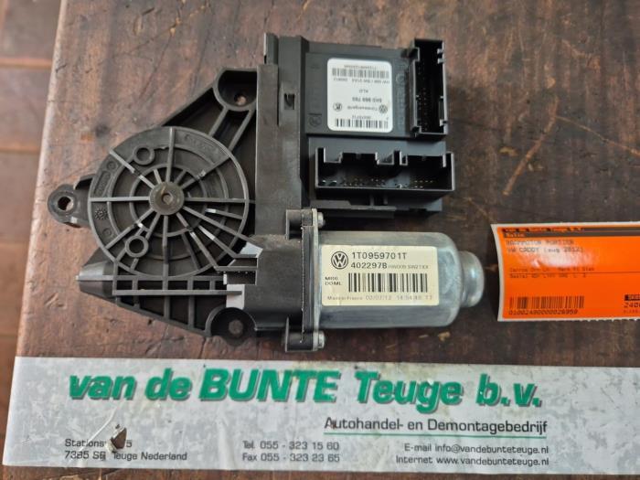 Moteur de vitre portière d'un Volkswagen Caddy, Enlèvement ou Envoi, 3 mois de garantie, Utilisé, Volkswagen