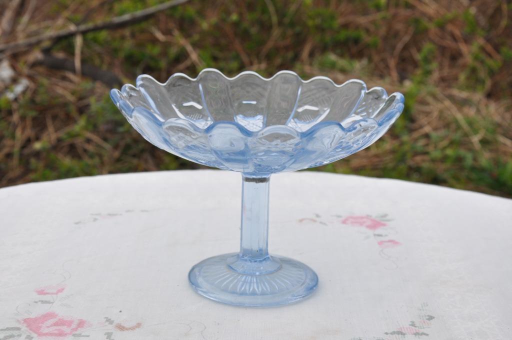 fruitier sur pied en verre bleu, Antiquités & Art, Enlèvement ou Envoi