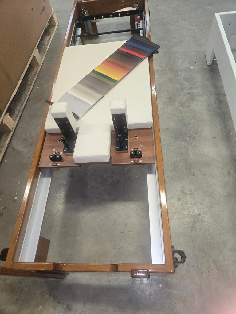Zeer mooie Pilates Reformer..Walnoot kleur