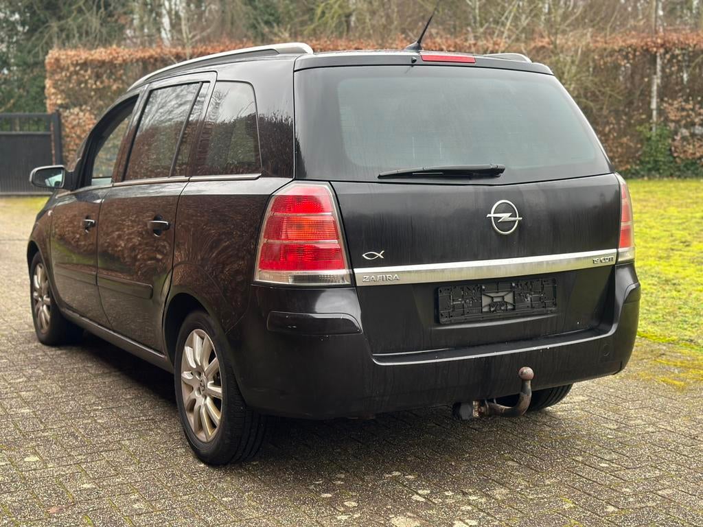 Opel Zafira 1.9 cdti 7 zit 750€ export, Auto's, Monovolume, Zwart, Bedrijf, 5 deurs