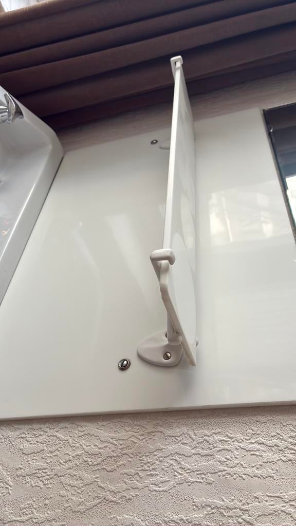 Spar wand met opzet stuk in witte steen, Ophalen, Gebruikt