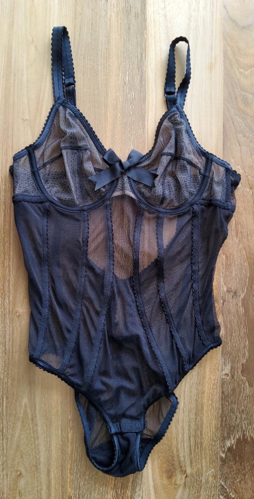 Corset en dentelle, désossage, Chantal Thomas, Chantal Thomas, Envoi, Body ou Corset