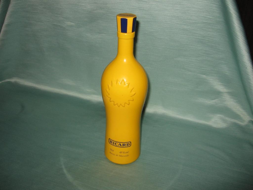 Ricard fles geel, lichtjes ingebogen. 70 Cl. Leeg, Ophalen of Verzenden, Gebruikt, Gebruiksvoorwerp