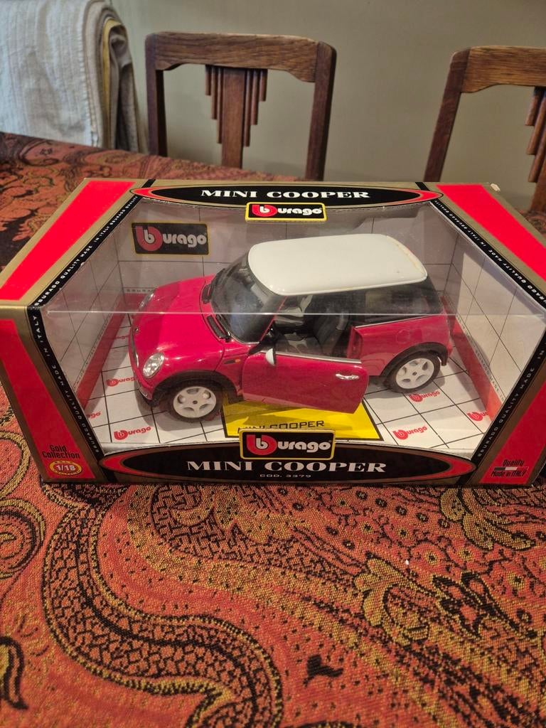 Mini cooper, Hobby en Vrije tijd, Modelauto's | 1:18, Zo goed als nieuw, Auto, Burago, Ophalen of Verzenden