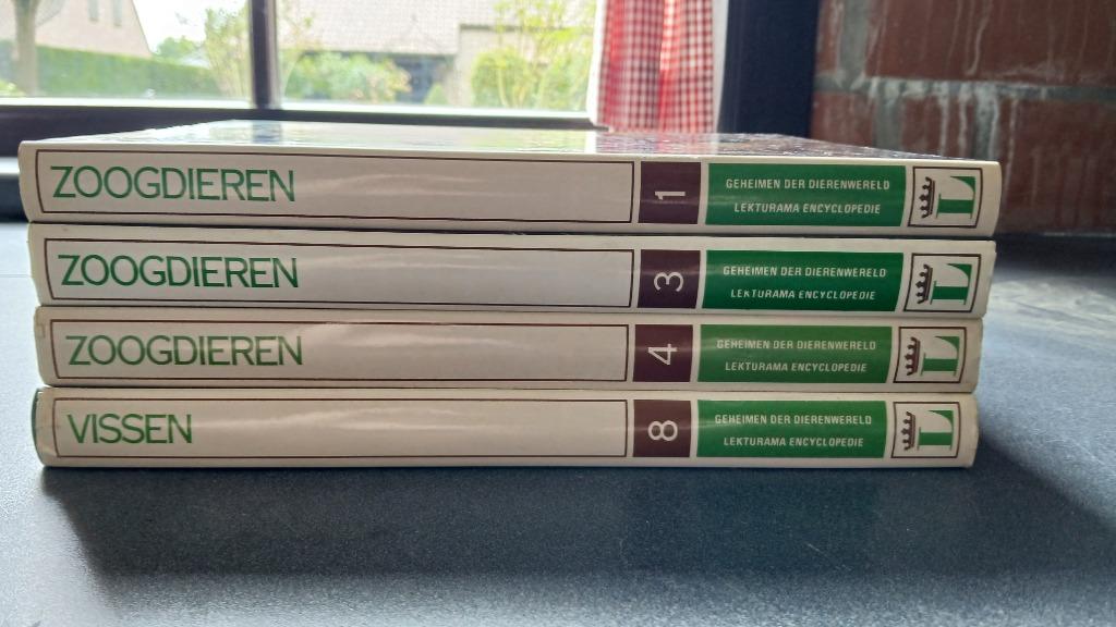 Lekturama-geheimen dierenwereld-4 boeken nr.1+3+4+8, Enlèvement ou Envoi, Comme neuf