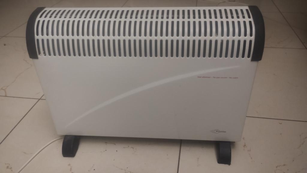 Convecteur Profile 2000W avec ventilateur, suite de décès, 800 watts ou plus, Enlèvement, Utilisé, Radiateur