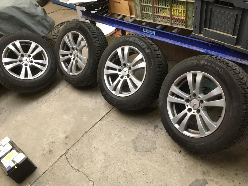 Set velgen en winterbanden Mercedes, Auto-onderdelen, Banden en Velgen, Banden en Velgen, Winterbanden, 16 inch, 225 mm, Personenwagen