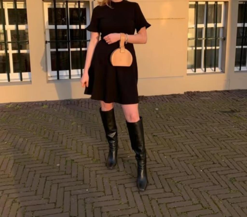 Bottes de luxe à talons carrés en cuir noir, taille 39, livr, Comme neuf, Bottes hautes, Noir, Envoi
