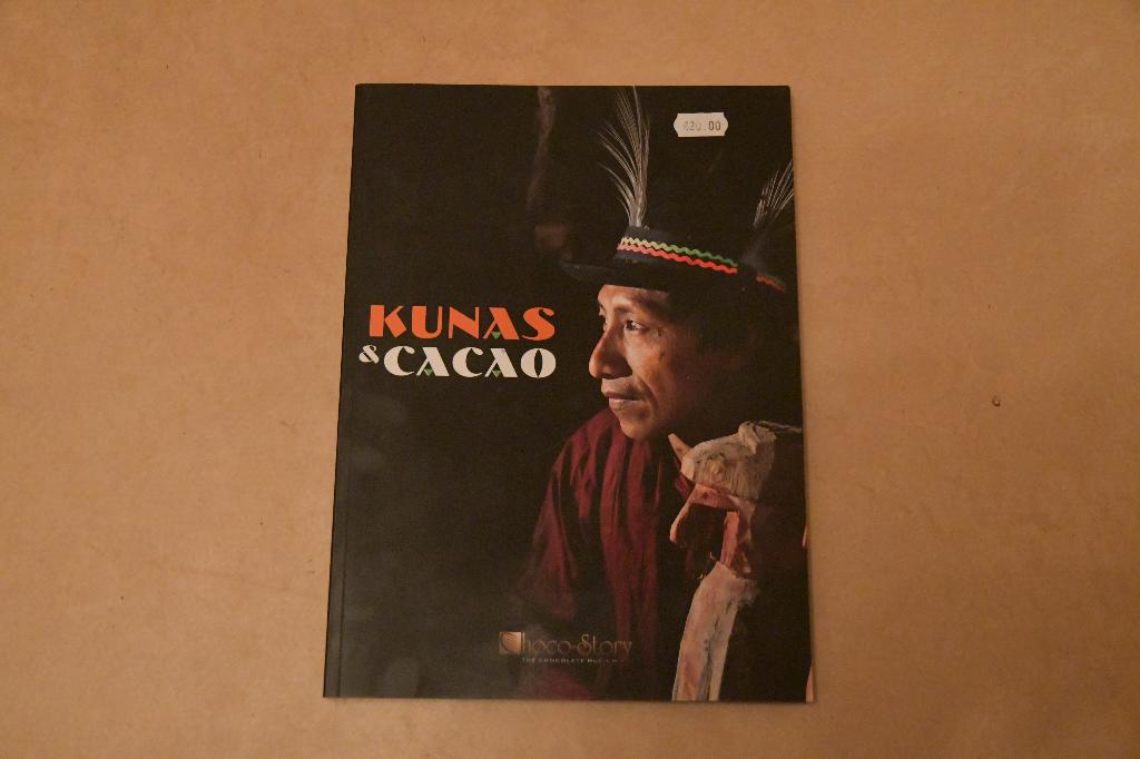Viertalig fotoboek 'Kunas & cacao', Enlèvement ou Envoi, Neuf, Autres sujets/thèmes, Choco-Story