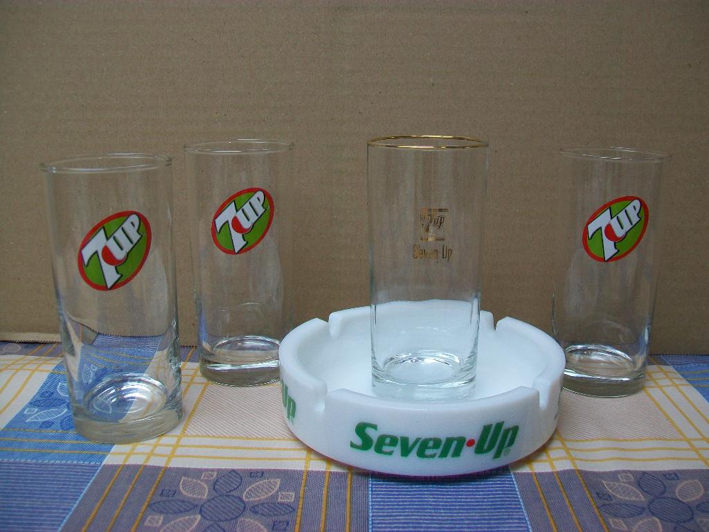 Seven Up - 7UP - 7 UP Asbak Glas Glazen Cendrier Dr Pepper, Ophalen of Verzenden, Gebruikt, Overige typen