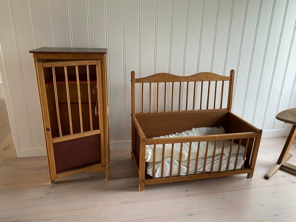 Mobilier poupée - penderie et lit, Enlèvement, Comme neuf