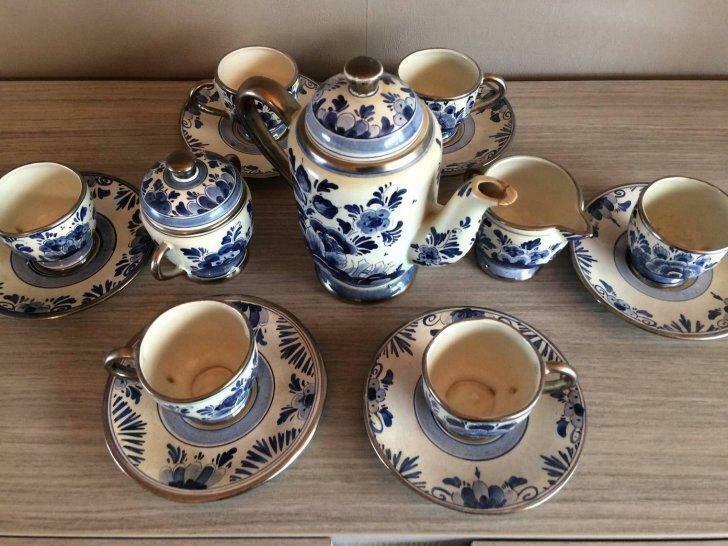 Oud Servies in Delfts Blauw met zilveren randje, Antiquités & Art, Antiquités | Céramique & Poterie