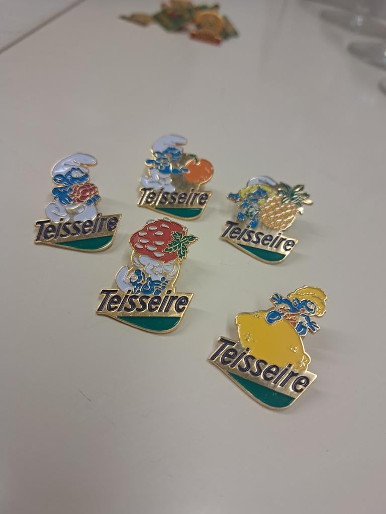Série complète d'épingles Schtroumpf 1993 Teisseire fruit, Enlèvement ou Envoi, Neuf, Figurine, Insigne ou Pin's