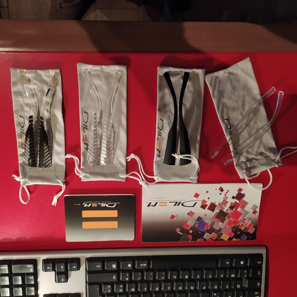 Lot de branches de lunettes Dilem interchangeables, Enlèvement ou Envoi