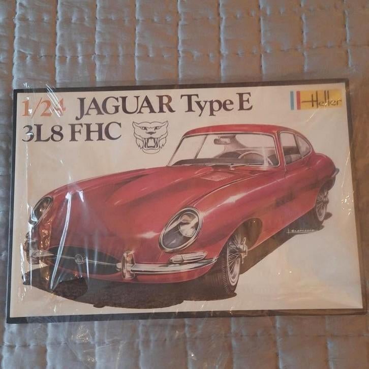 Kit modèle JAGUAR E-type COUPE 3L8 FHC 1/24 HELLER.*SCELLE*, Neuf, Voiture, Plus grand que 1:32, Enlèvement
