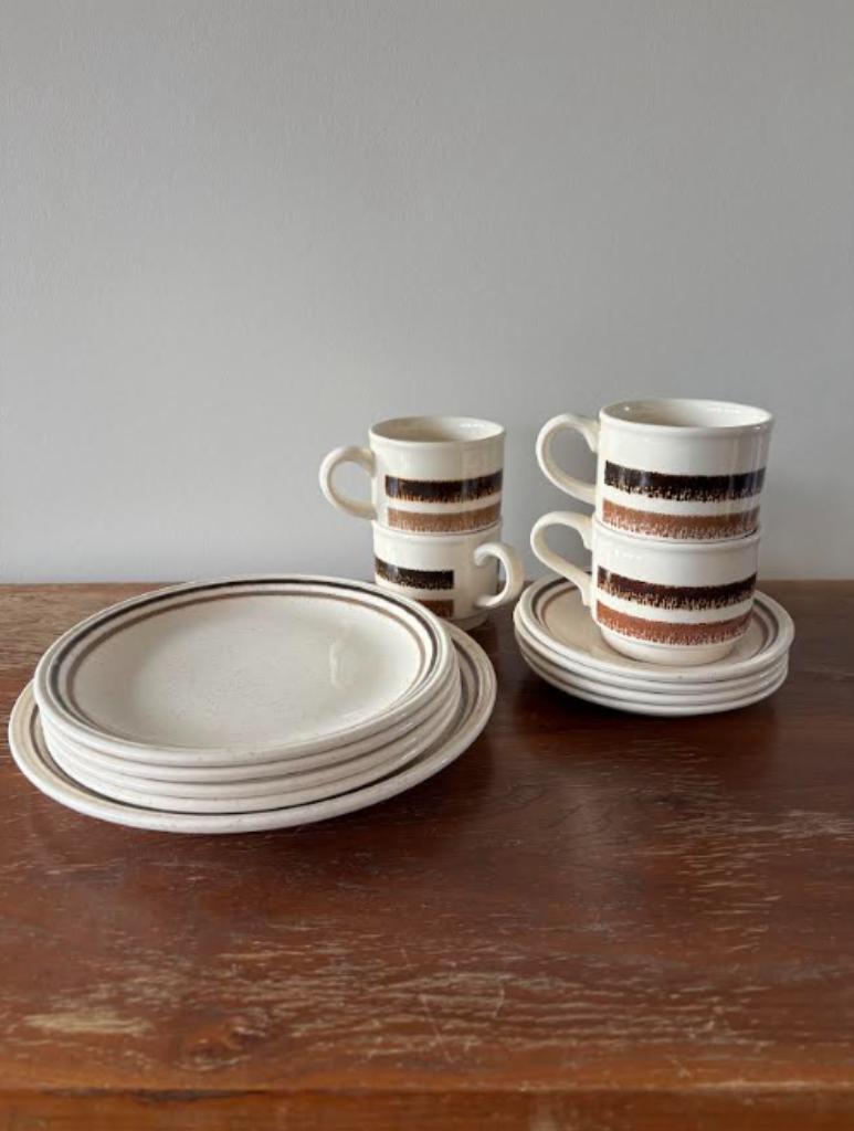 Biltons 4 tasses/sous-tasse/assiettes, Enlèvement