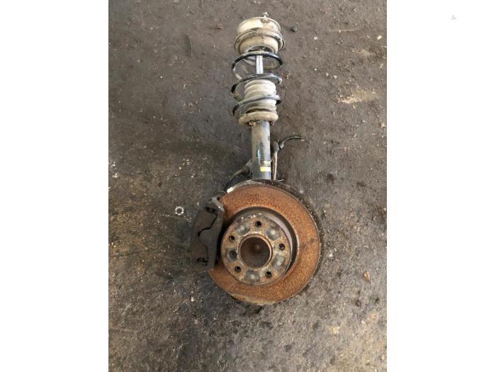 Barre amortisseur avant gauche d'un BMW 1-Serie, Autos : Pièces & Accessoires, -, 3 mois de garantie, Utilisé, -