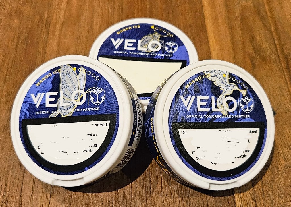 Tomorrowland x Velo 2026 gelimiteerde editie 3 dozen, Verzamelen, Verzenden, Nieuw
