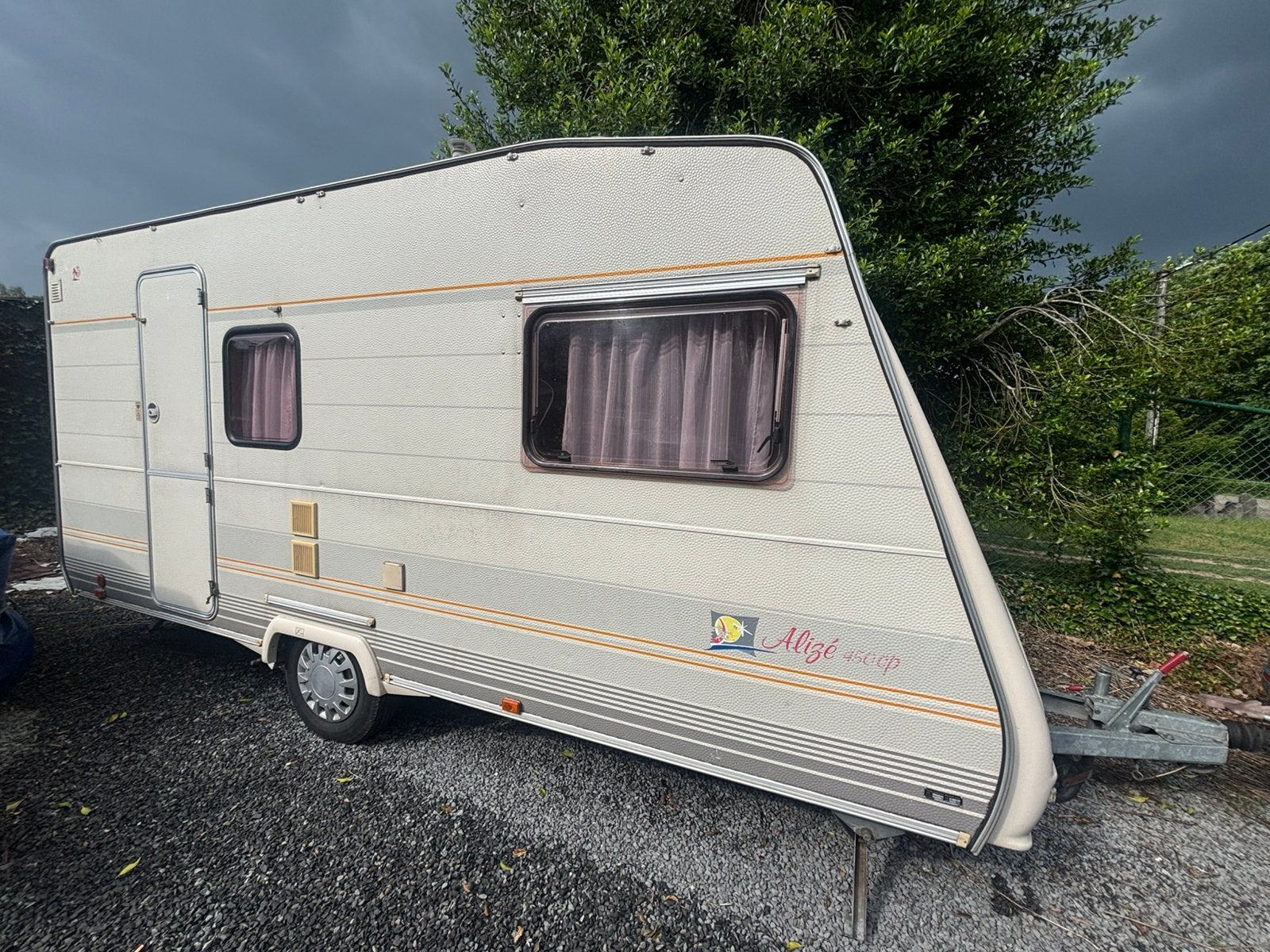 Caravan sterckeman Alize 450CP, Caravans en Kamperen, Caravans, Particulier, tot en met 4, 1000 - 1250 kg, Treinzit, Sterckeman