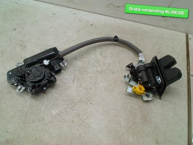 SERRURE COFFRE Audi A3 Allstreet (8YJ) (3V5827887C), Autos : Pièces & Accessoires, Auto-Union-Straße  1,
85057  Ingolstadt, DE