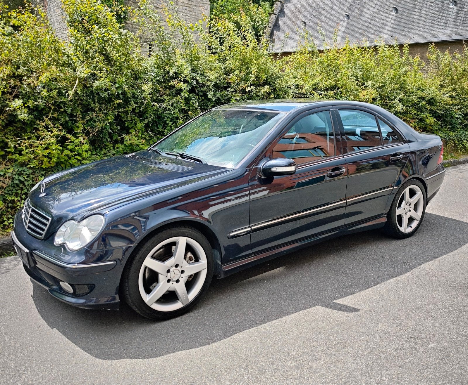 Mercedes C320 AMG Avantgarde Full Services, Autos, Mercedes-Benz, Cuir, Achat, 218 kW, 4 portes
