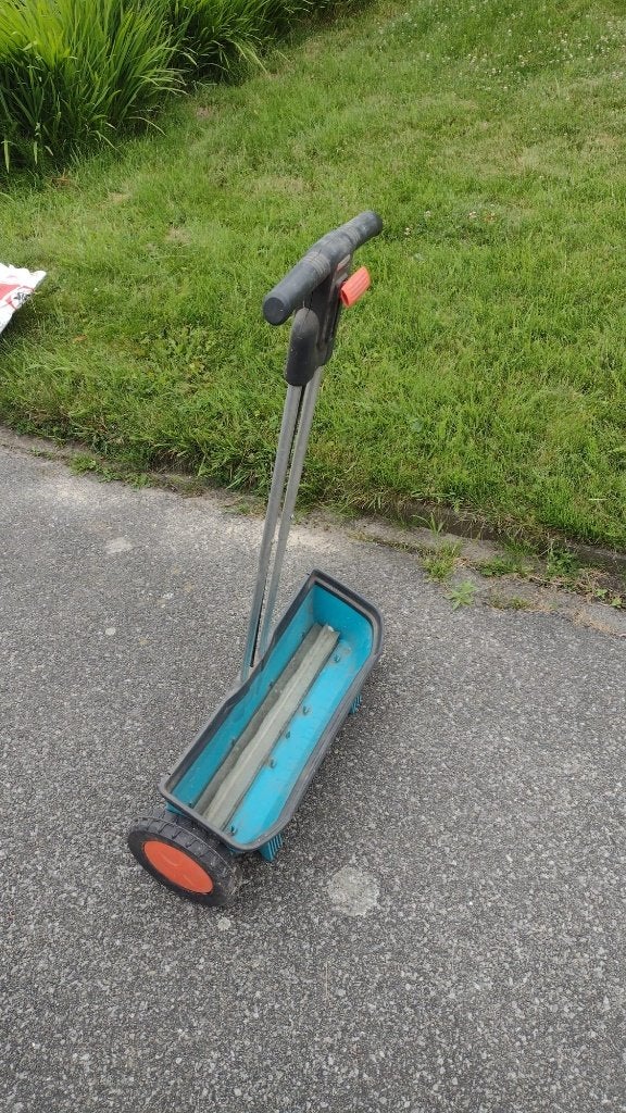 Regelbare meststofstrooier, Tuin en Terras, Ophalen, Gebruikt, Overige soorten, Gardena